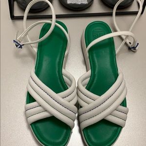 AUTH TORY BURCH WHITE SANDAL WEDGES W/ANKLET